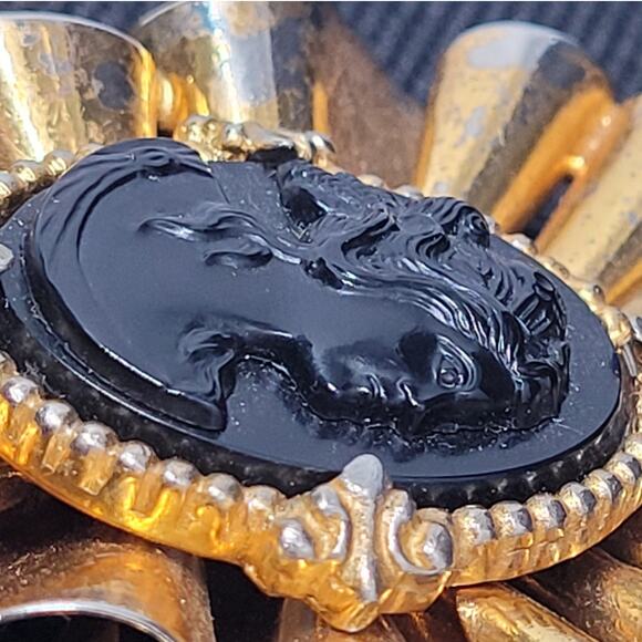 Vintage Black Cameo Gold Vermeil Bow Brooch Clip – Chic Retro Accessory - Picture 5 of 10